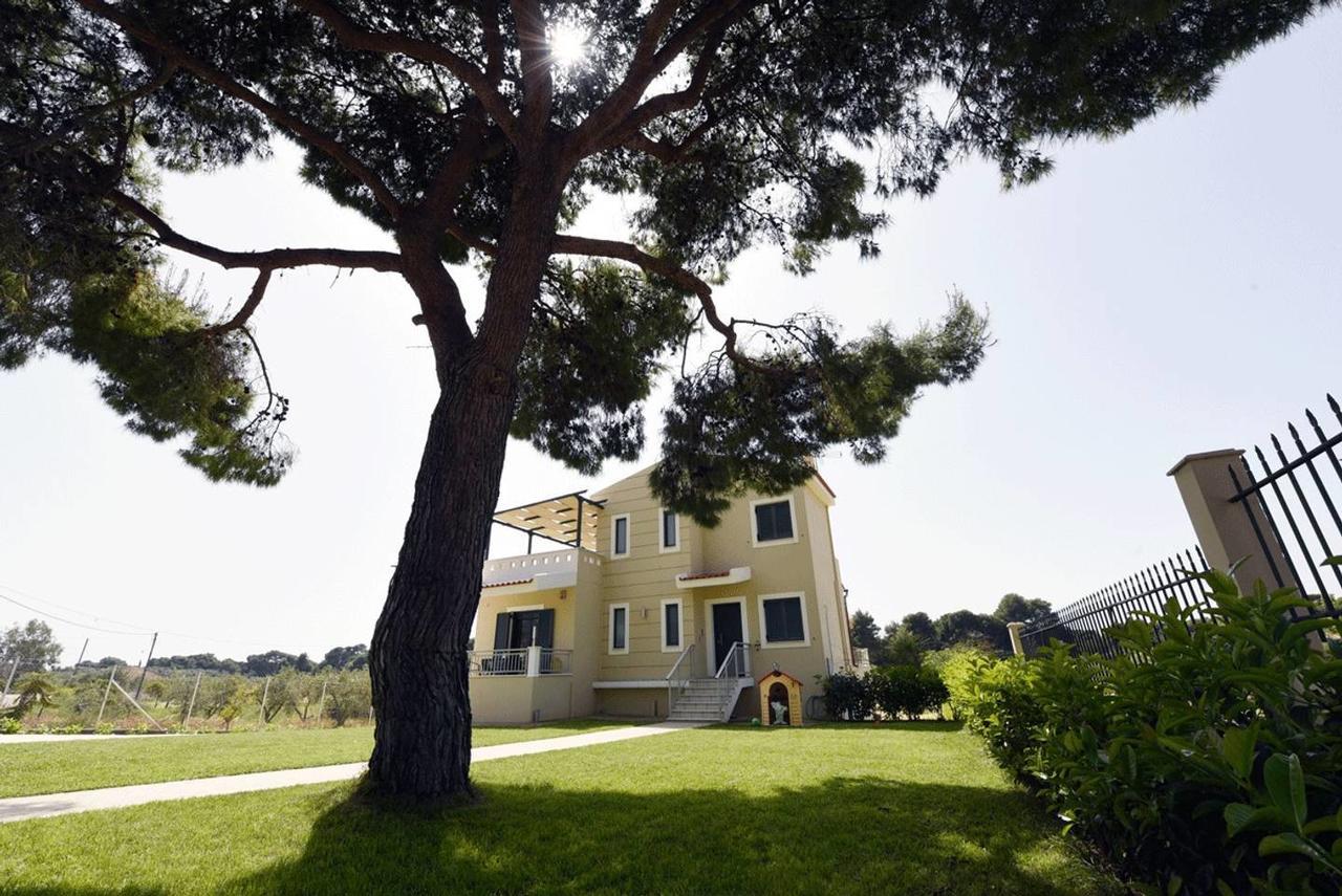Panelma Villa Tranquil Coastal Retreat In Zacharo Tholon Exterior photo
